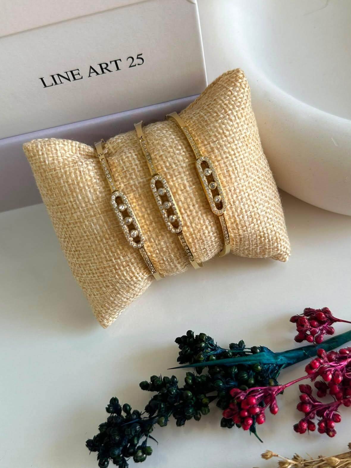 Bracelet Femme Élégant en Acier Doré – Détails Zircon