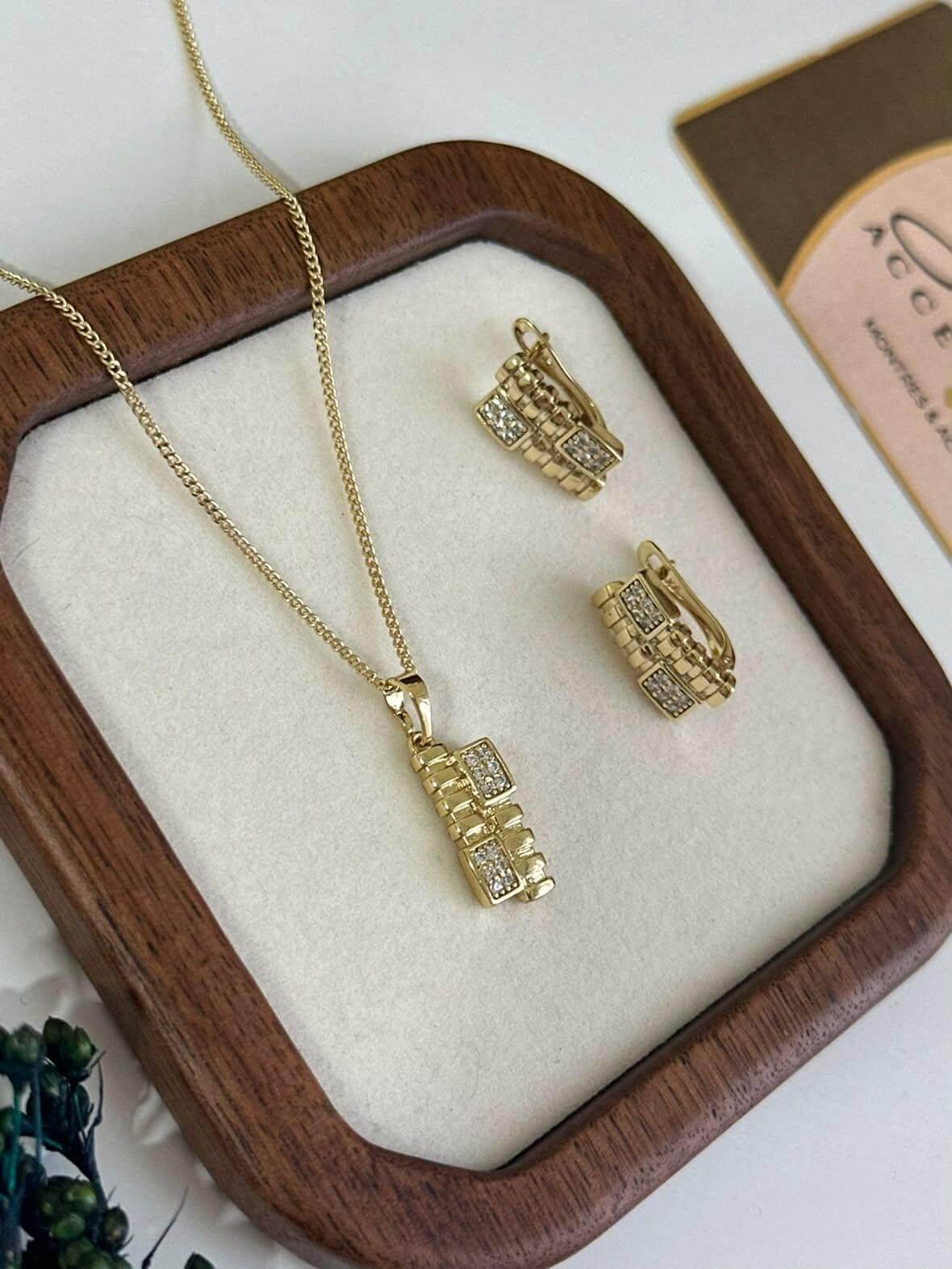 Ensemble en Acier Inoxydable – Collier & Boucles d’Oreilles