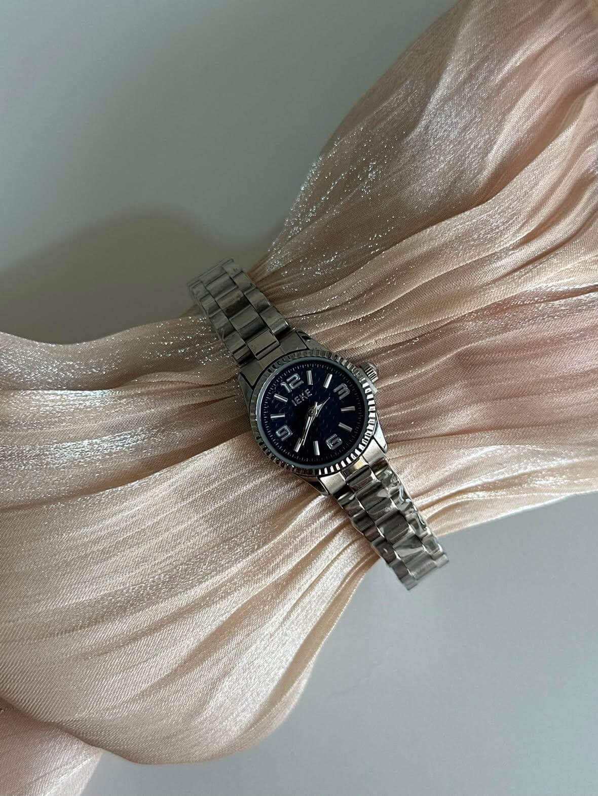 Montre IEKE Femme en Acier Argenté – Originale avec Emballage Complet