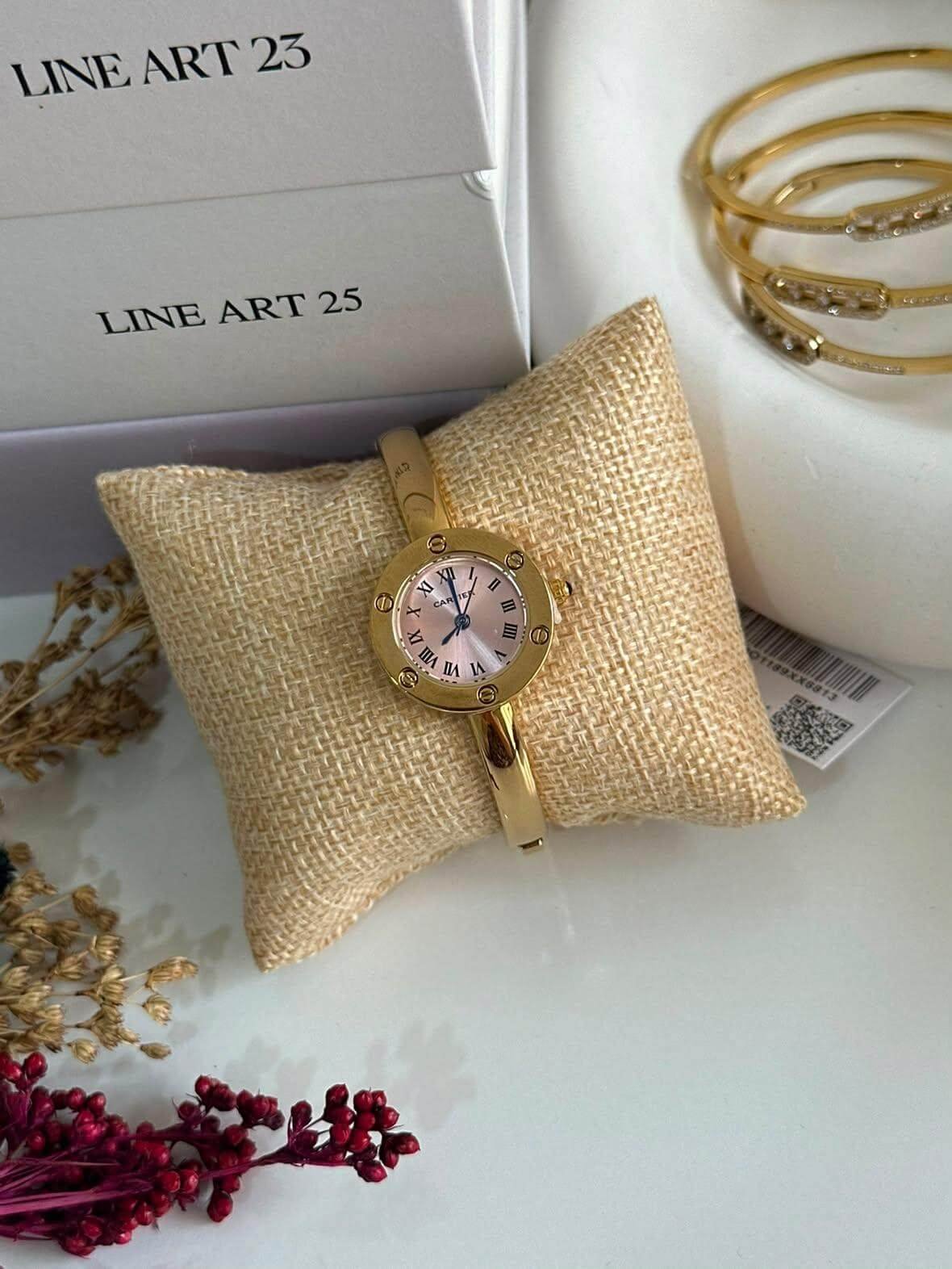 Montre Cartier Femme Dorée – Élégante et Raffinée