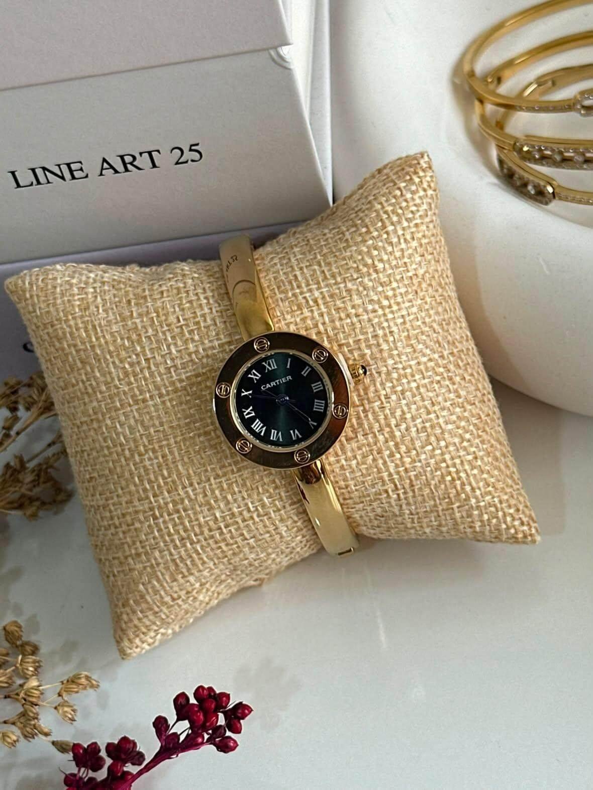 Montre Cartier Femme Dorée – Élégante et Raffinée