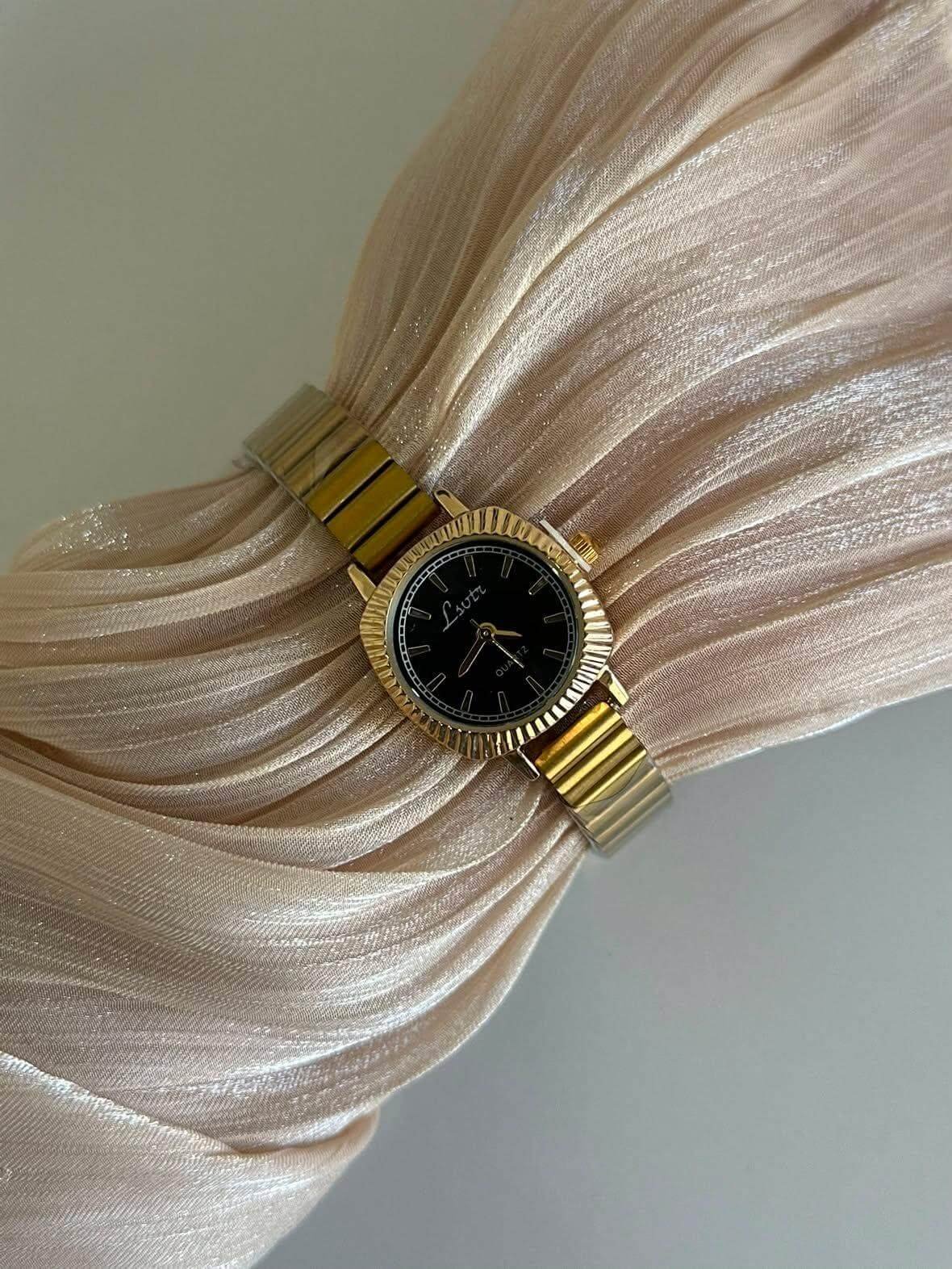 Montre Femme Élégante Dorée