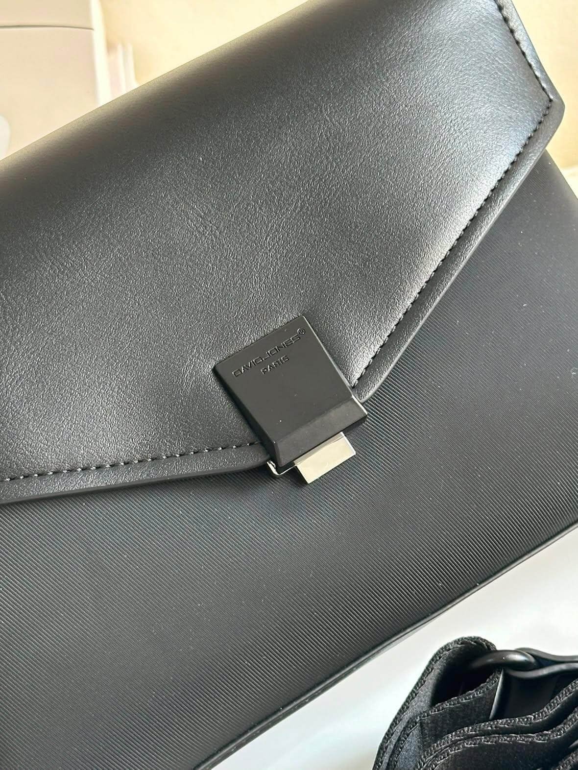 Sac à main élégant avec bandoulière