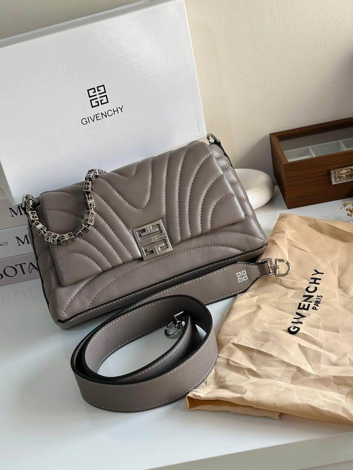 Sac Femme Givenchy – Modèle Matelassé Gris